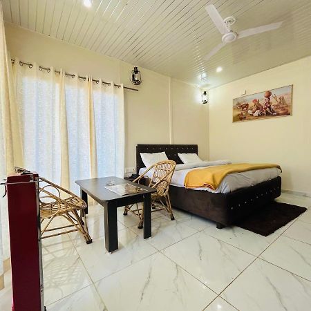 In Apple Estate Kanatal - Himalayan View Resort With Courteous Staff ภายนอก รูปภาพ